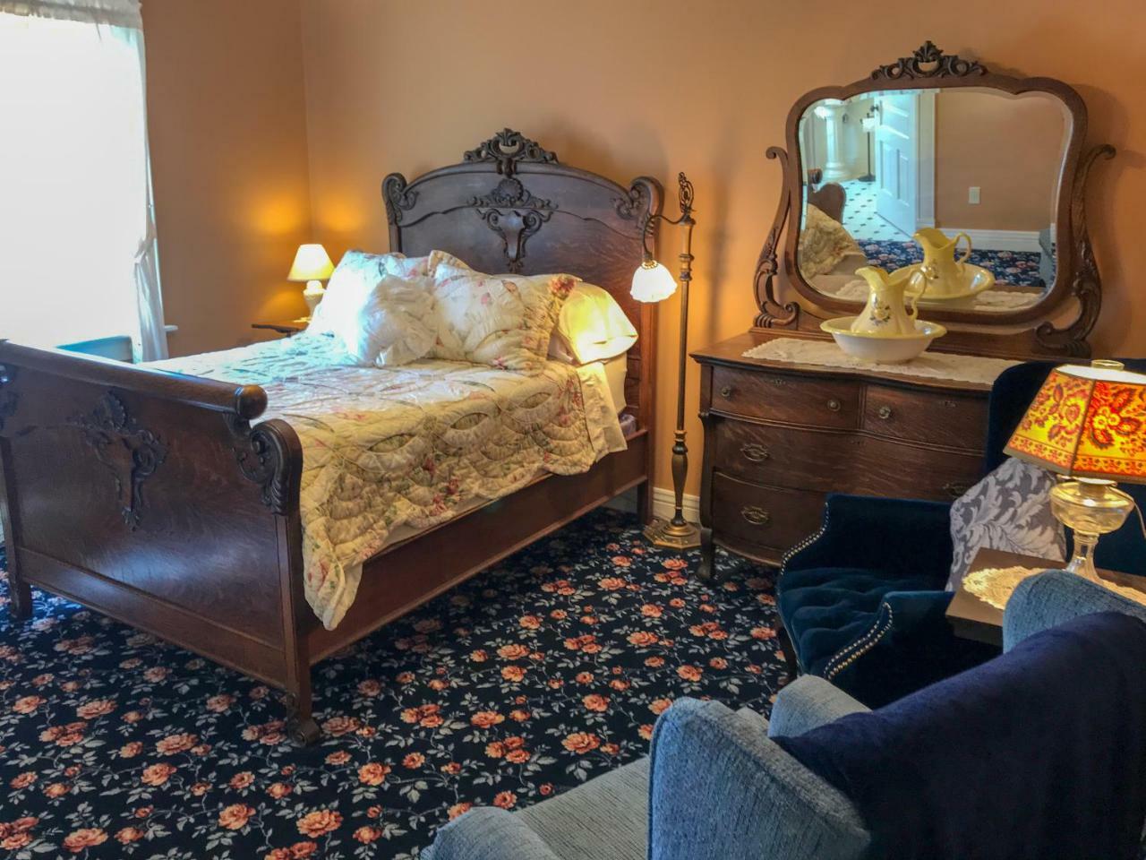 Andor Wenneson Historic Inn Peterson Bagian luar foto