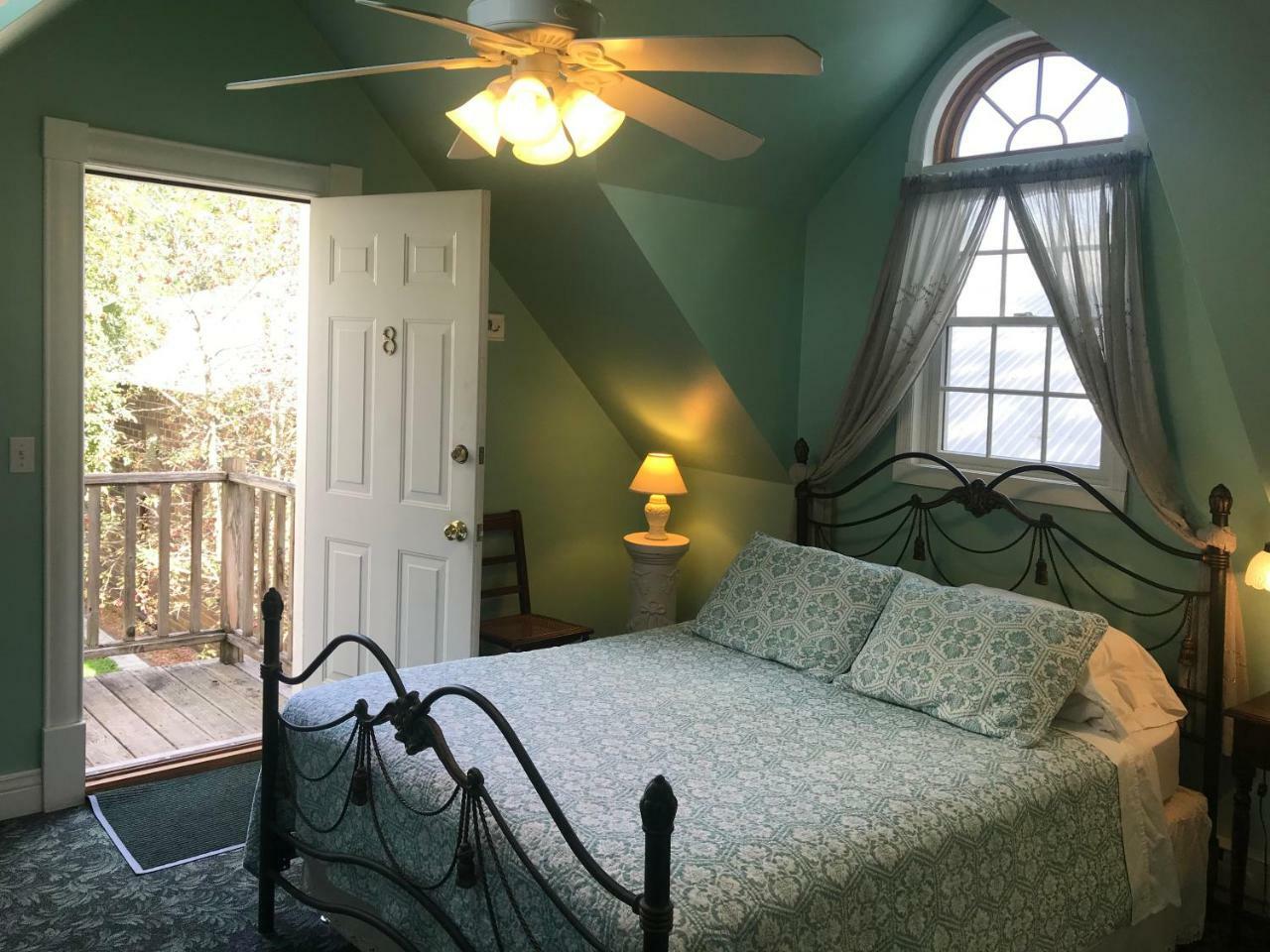 Andor Wenneson Historic Inn Peterson Bagian luar foto