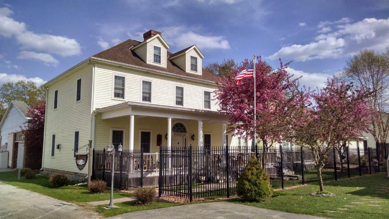 Andor Wenneson Historic Inn Peterson Bagian luar foto