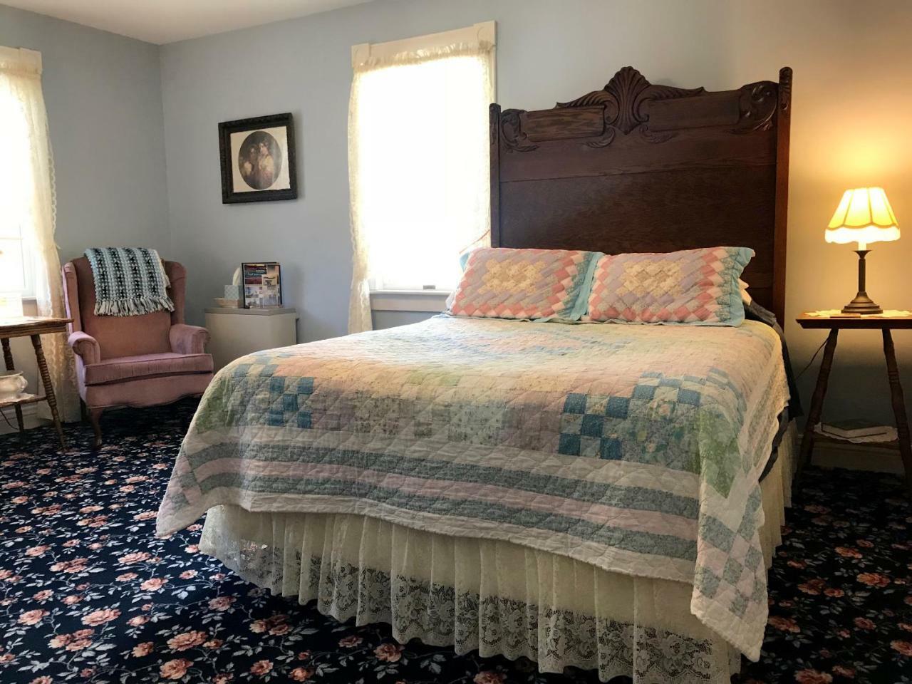 Andor Wenneson Historic Inn Peterson Bagian luar foto