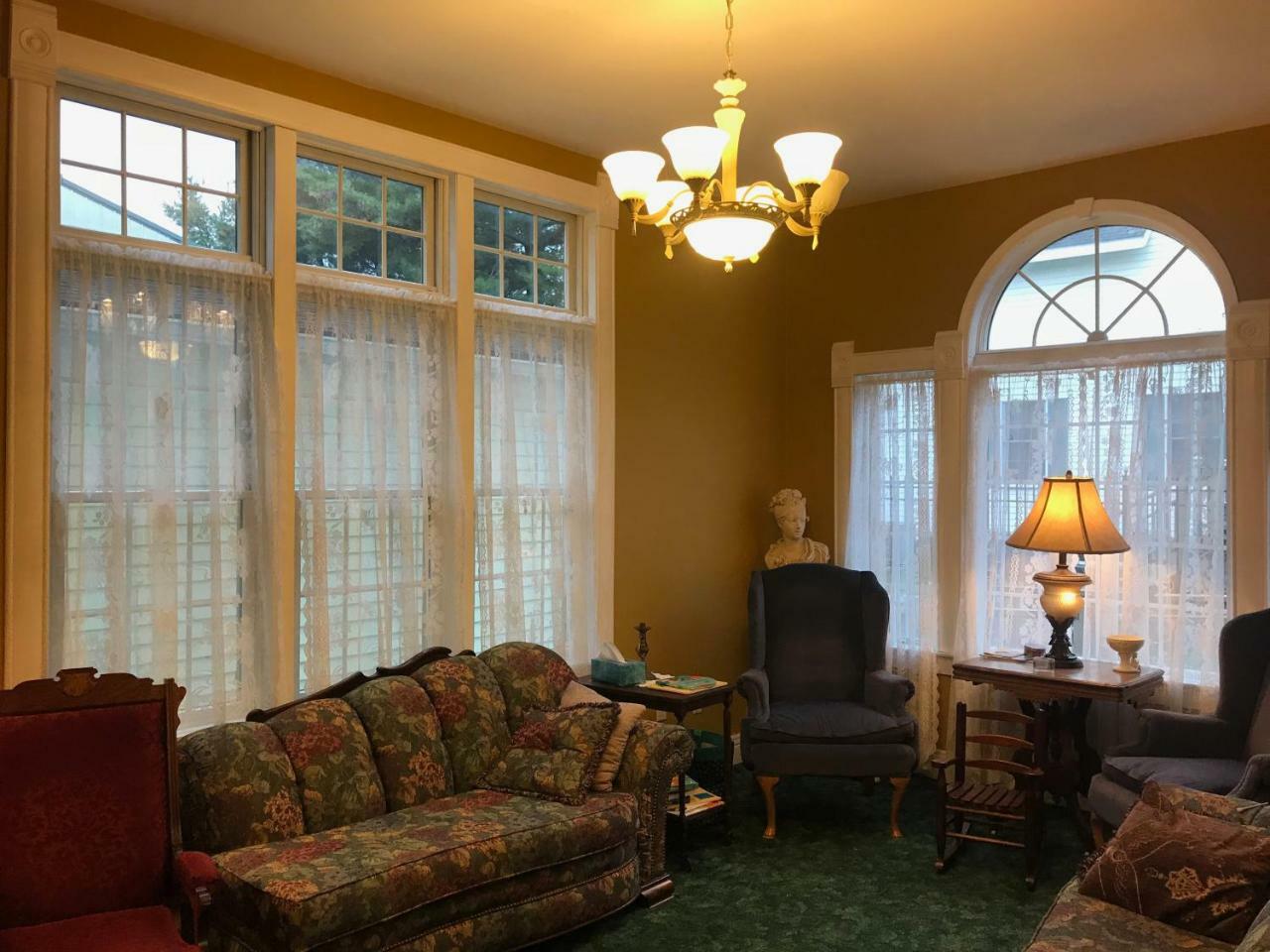 Andor Wenneson Historic Inn Peterson Bagian luar foto