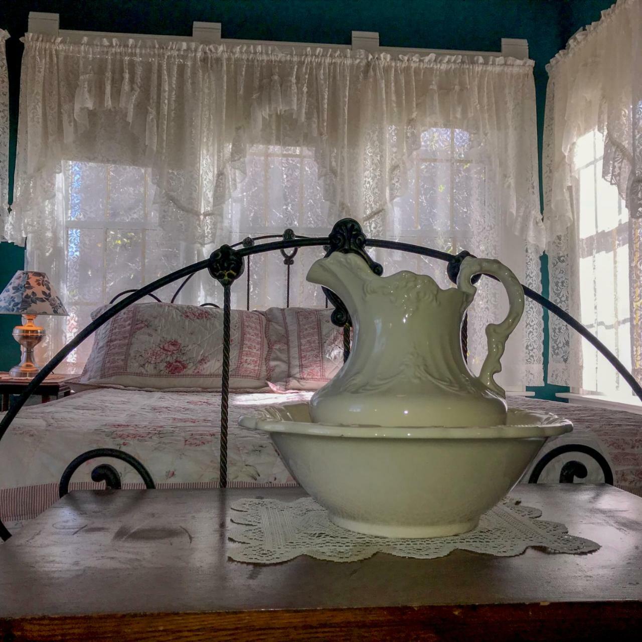 Andor Wenneson Historic Inn Peterson Bagian luar foto