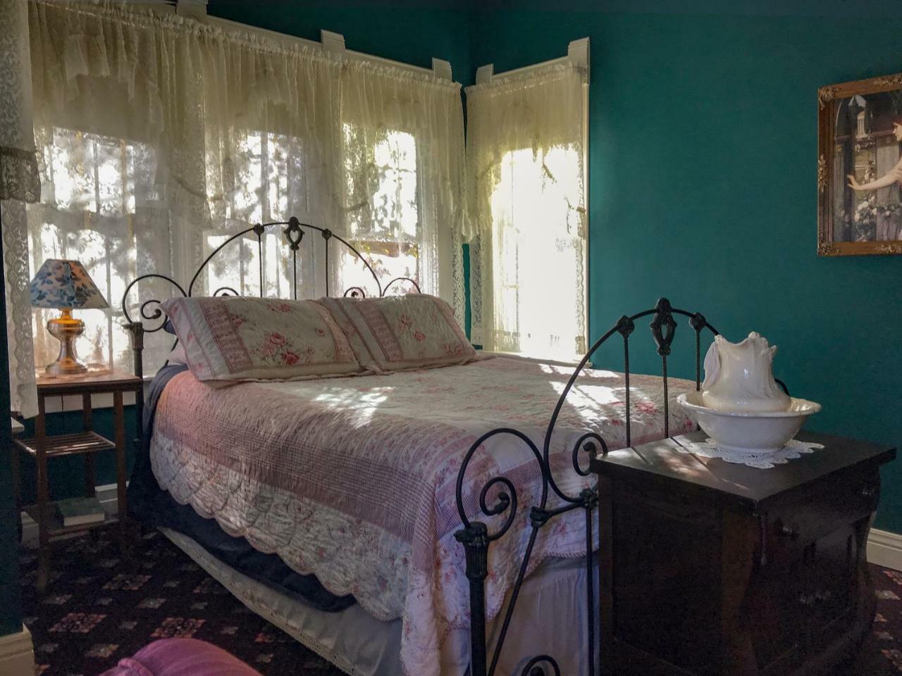 Andor Wenneson Historic Inn Peterson Bagian luar foto