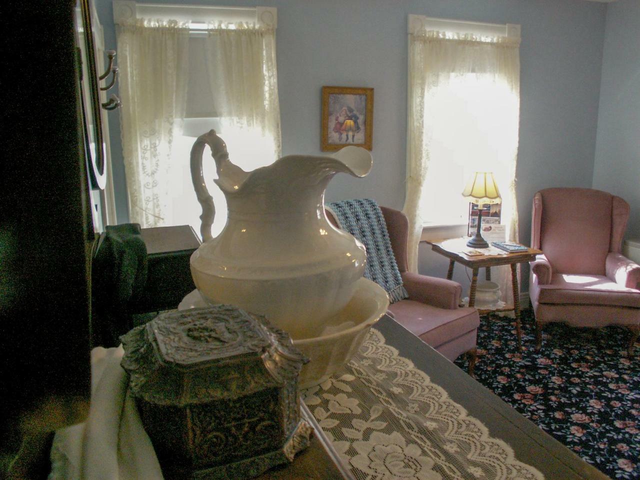 Andor Wenneson Historic Inn Peterson Bagian luar foto